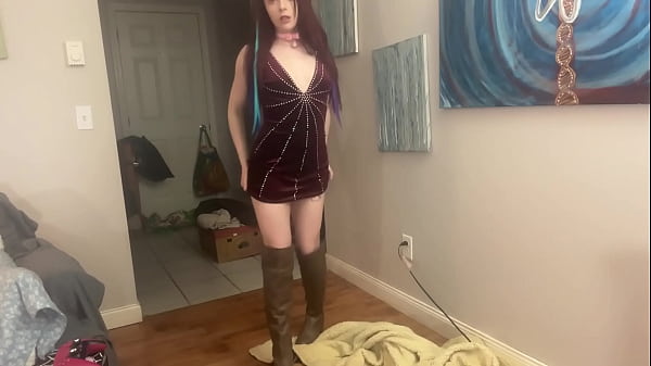 Image sucking on a BBC and showing off my tight bod