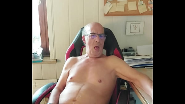 Image Norbertww - abspritzen cor der cam bei chaturbate - Apr 23, 2025