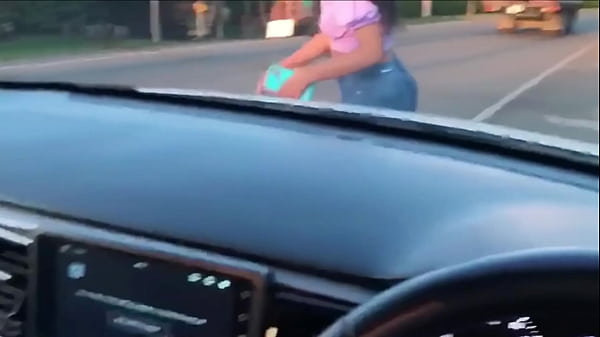 Image RECOJO UNA DESCONOCIDA DE 18 A&Ntilde_OS EN LA CALLE Y ACEPTA FOLLAR A CAMBIO DE DINERO