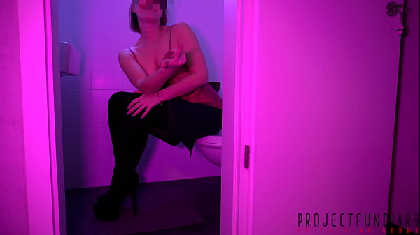 Image sexy business woman with boss in office restroom for ripping off nylon sex - projectfundiary