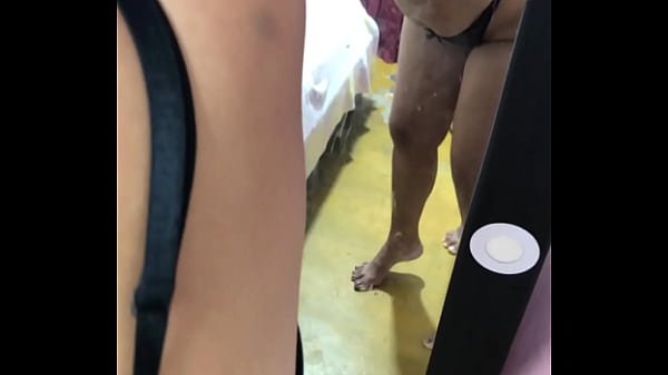 Image Primastra con grandes curvas rebota sus grandes nalgas como una jinete