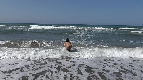 Image lucky beach voyeur gets a risky public blowjob from hairy french cuckold wife