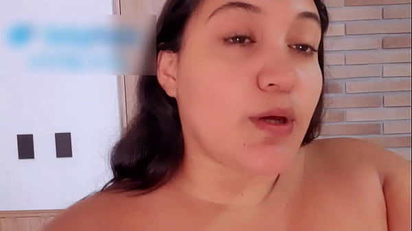 Image Hermanastra pilla a su hermano masturbandoce mientras se ba&ntilde_a &quot_necesitas ayuda&quot_