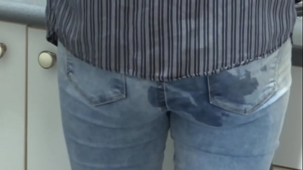 Image Stepmom pulls up her jeans so I can cum on her big ass. She loves cum.