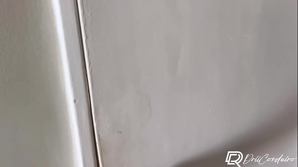 Image Transei com minha empregada safada na cozinha, rabuda gostosa levantou o vestido e soquei gostoso