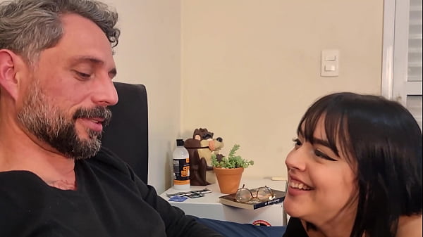 Image Treinador do LOL ve E-girl perdendo no jogo e como castigo arromba a bucetinha dela sem d&oacute_ COMPLETO NO SHEER/RED