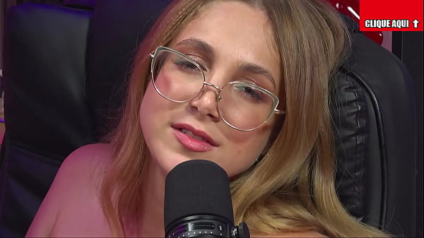 Image NOVINHA SAFADA GOZANDO NA SIRIRICA