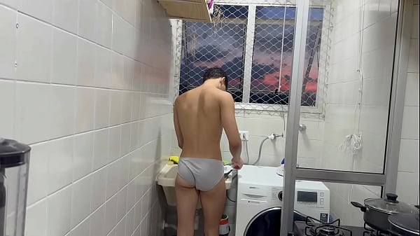 Image fui pra casa de um amigo acordei ele tava so de cueca pra me provocar botei pra mama depois fudi ele na area de servico free