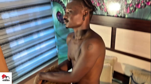 Image Magiksex1  chocolate skinned baddie gets demolished by massive dick