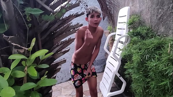Image Madastra seduz seu ENTIADO com sua Bunda enorme seu. Irm&atilde_ozinho virgem punheteiro fica espiando foi aquele sexo em p&uacute_blico cons 2 ENTIADO ( veja no fechado