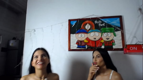 Image Dos chicas calientes me dan una mamada POV y se tragan toda mi leche en su cara