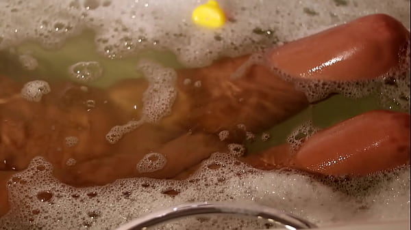 Image Fucking my hot roomate in the tub