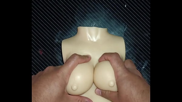 Image Dolly me pide doble penetraci&oacute_n! Me corro en sus tetas.