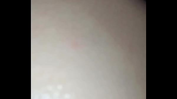 Image Me estoy tomando una ducha y el zorro del vecino entra y pone su verga en mi boca