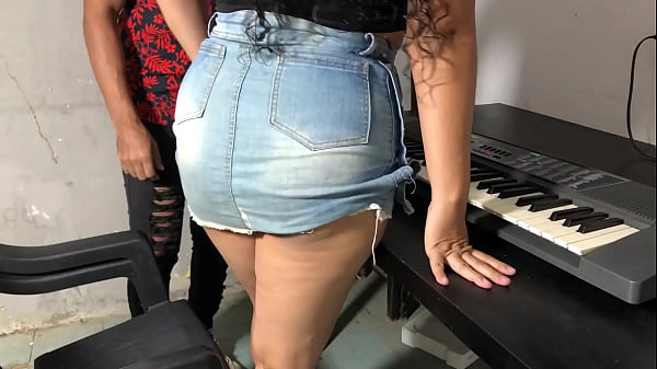 Image Nalgas perfectas de estudiante se baja los pantalones por mejores calificaciones