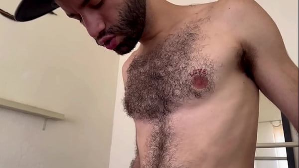 Image Puto do pic&atilde_o peludo atolou na minha garganta e depois macetou meu rabo at&eacute_ encher ele de porra (COMPLETO  NO RED)