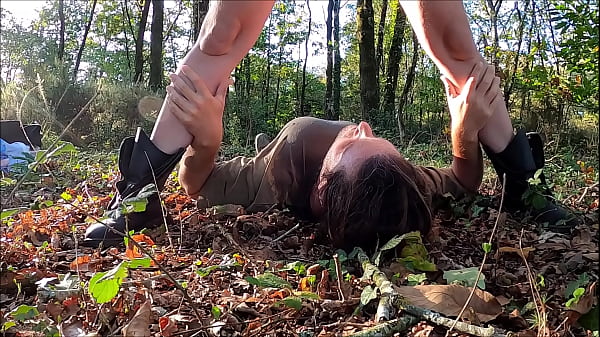 Image Pee in the forest