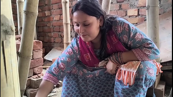 Image Women labour fuck with labour contractor for earning extra money