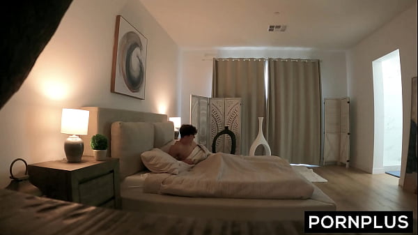 Image Angel Gostosa Lends Her Fuck Hole To Her Roommate