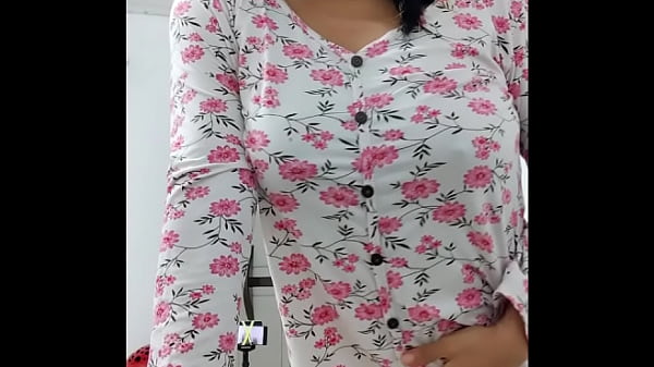 Image MILF with a beautiful ass dances showing it and showing her big nipples