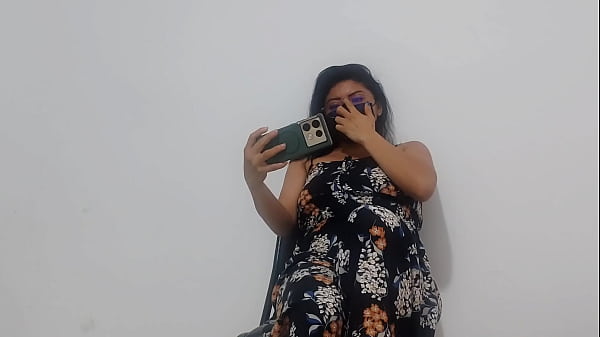 Image Woman dancing showing her ass and tits very good