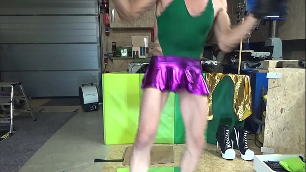 Image Extremeslut66 spielt mit ihrem Arsch, fetter Plug und &ouml_ffnet ihrenArsch
