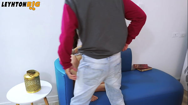 Image Mis secretarias putas quieren pedirme un aumento, as&iacute_ que me las follo para chequear su rendimiento