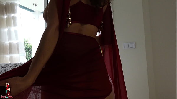 Image Arabic girl wants two hands in her own ass