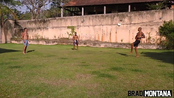 Image Milf safada deu ch&aacute_ de buceta pra dois dotados