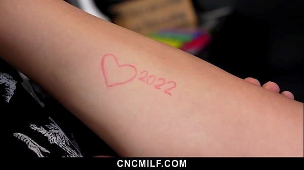 Image The Perfect Tattoo Artist Letting Her Client Freeuse Her - Cncmilf