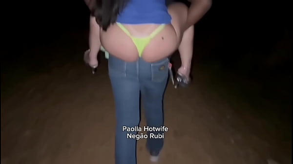 Image Paolla Hotwife &eacute_ Arrastada de cavalinho por Neg&atilde_o de 23cm para o mato no Parque Flamboyant.Ali mesmo a puta casada fudeu gostoso com o negro junto do seu corno manso. Paolla &eacute_ snowbunny de verdade