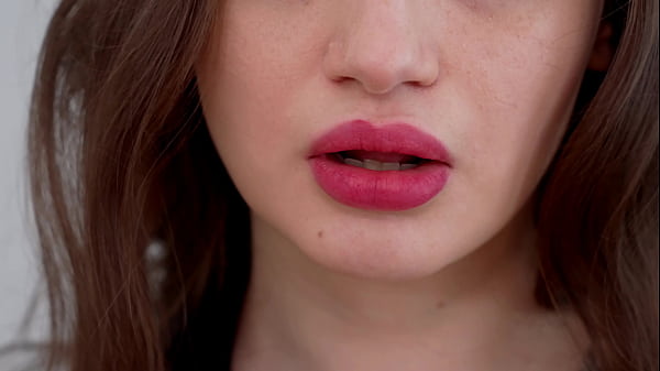 Image Fat-assed teen tests her first anal