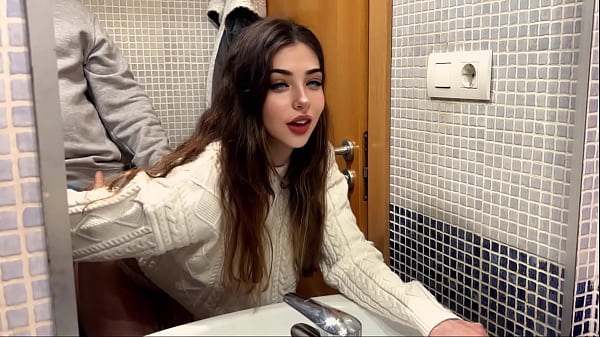 Image sexo duro con mi jefe en el ba&ntilde_o, queda todo grabado