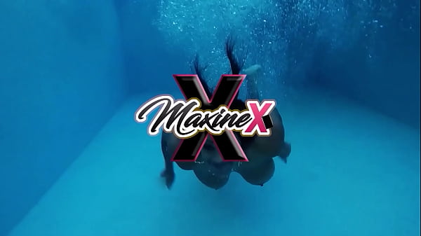 Image Kinky Maxine X Squirts Buckets Of Pussy Juice In The Shower!