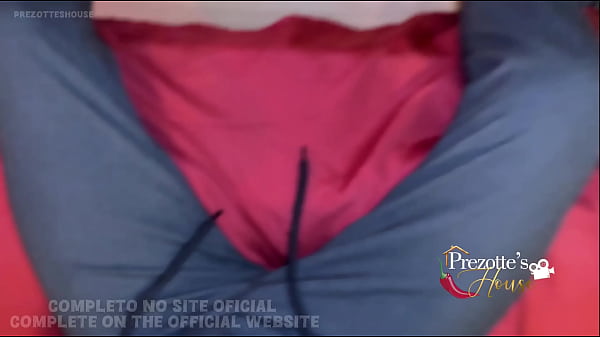 Image Venham assine e vejam a Sabrina Prezotte : travesti do pau grande fode homem mais velho, pau brasileiro arrombando o cuzinho do papai peludo.