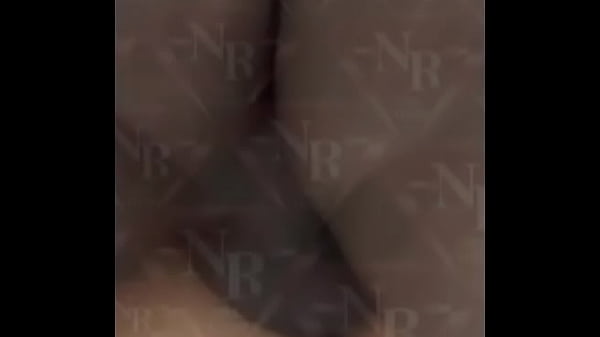 Image Novinha 18 recebe rola enorme e grossa - Puta usa mascara porque est&aacute_ noiva do corno
