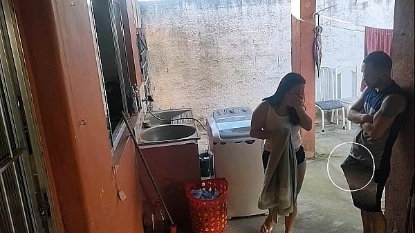 Image esposa saiu e a empregada n&atilde_o resistiu ao meu pau ereto