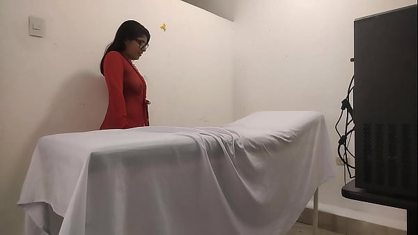Image CHANGE OF PLANS!! DOCTOR WAS GOING TO GIVE MASSAGE TO FEMALE PATIENT, BUT THE PATIENT TURNED OUT TO BE A WHORE AND QUICKLY SET HIM UP
