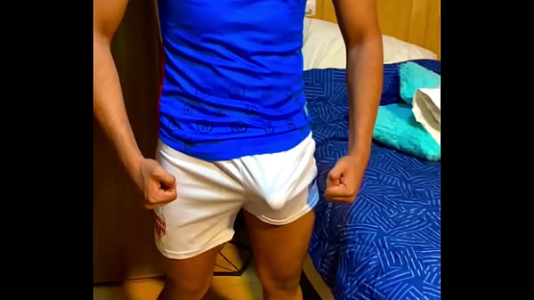 Image jugador latino futbolista me pre&ntilde_a el culo con el uniforme