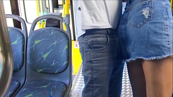 Image Jovem estudante encoxada e fodida no &ocirc_nibus em p&uacute_blico!