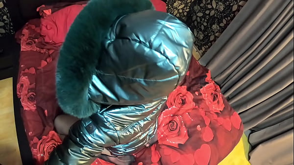Image Stepmom was face-fucked. Cum on shiny and fluffy down-jacket.- preview