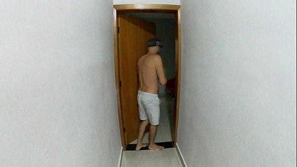Image Minha madrasta e minha meia-irma ficaram presas no sof&aacute_ e fodi a bunda delas!