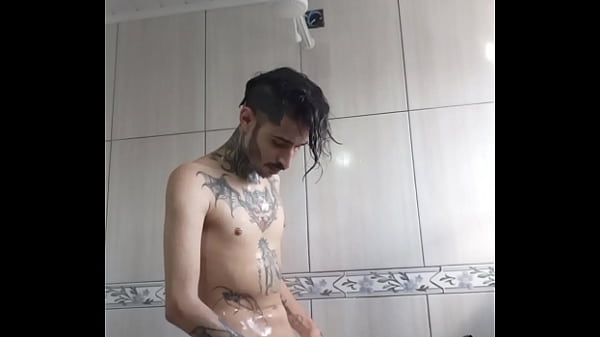Image Vem beber meu leite no banho
