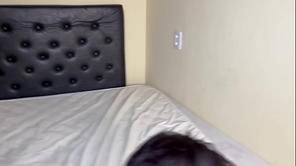 Image Tentando tirar a virgindade do cozinho da gostosa primeiro passando a pomada pra n&atilde_o sentir dor vamos tentar colocar a pica toda