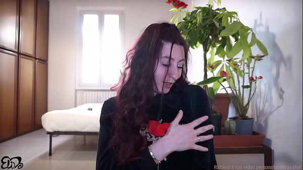 Image Provocante e sfacciata: prima si mostra, poi viene penetrata senza freni