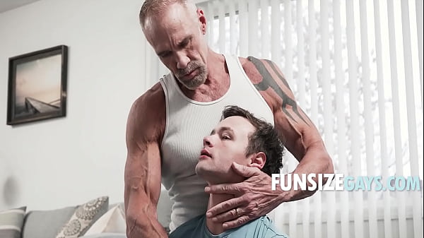 Image Muscle And Hustle, Twink's In Trouble