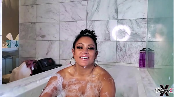 Image Hot Bubble Bath With Asian Beauty Maxine X! Pussy Masturbation!