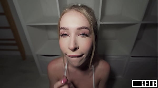 Image SEDUCING HER NEIGHBOR