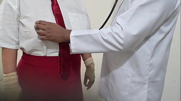 Image Indian doctor using student in hospital