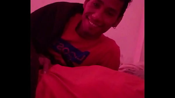 Image Oral en la ma&ntilde_ana. Mi macho peludo arranca feliz su d&iacute_a descargandome su leche como desayuno.
